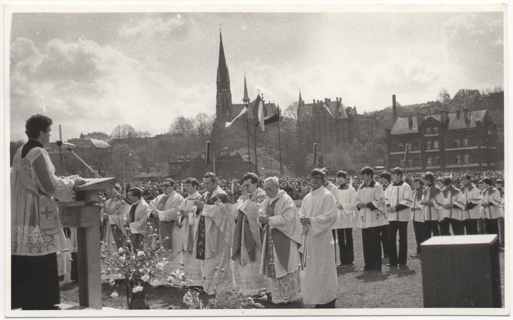 Nowa Ruda/Msza święta na stadionie/03.05.1981